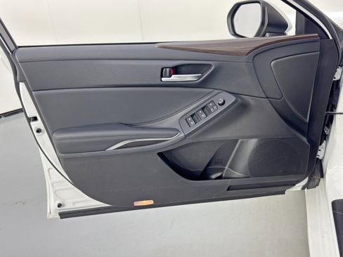 Used 2019 Toyota Avalon XLE w/ Moonroof Package image 38