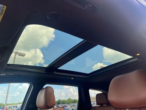 Used 2017 Jeep Grand Cherokee Summit image 14