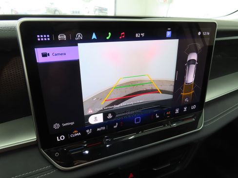 New 2025 Volkswagen Tiguan SE image 18