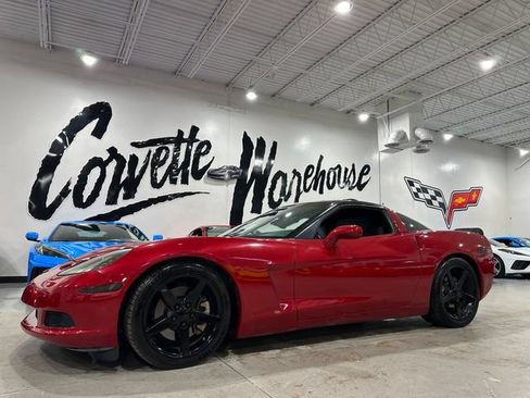 Used 2006 Chevrolet Corvette Coupe w/ Preferred Equipment Group RWD image 4