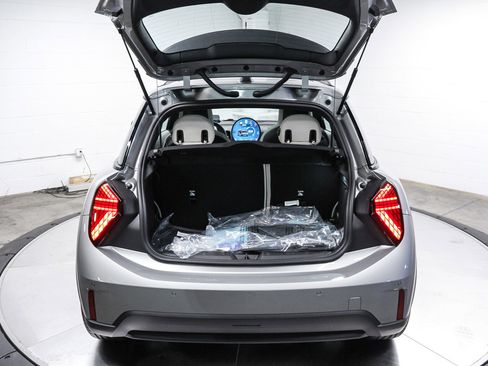 New 2026 MINI Cooper 2-Door Hardtop image 26