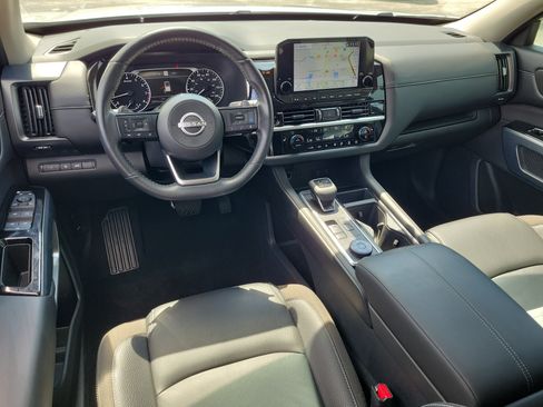 Certified 2025 Nissan Pathfinder SL AWD/4WD image 17