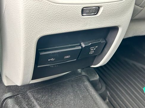 Used 2019 Jeep Cherokee Limited AWD/4WD image 48