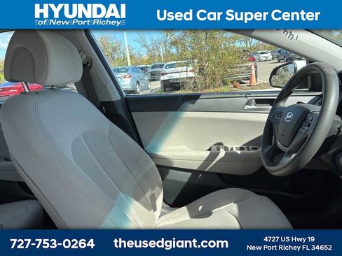 Used 2016 Hyundai Sonata SE image 7