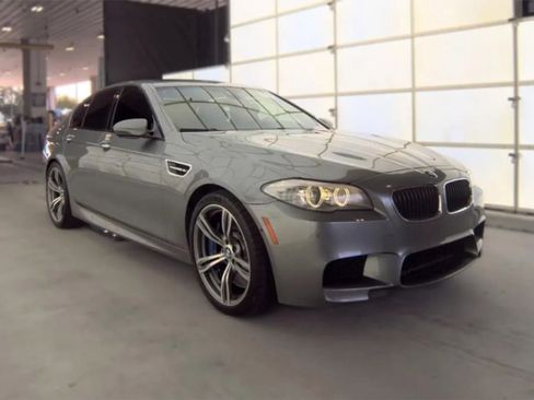 Used 2013 BMW M5 RWD image 3