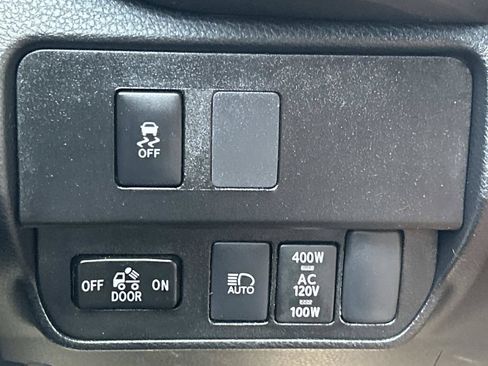Used 2023 Toyota Tacoma TRD Off-Road w/ Technology Package AWD/4WD image 25