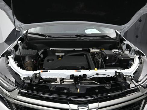 Used 2023 Chevrolet Equinox RS w/ RS Leather Package image 28