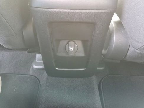 Used 2018 Dodge Journey SE image 44