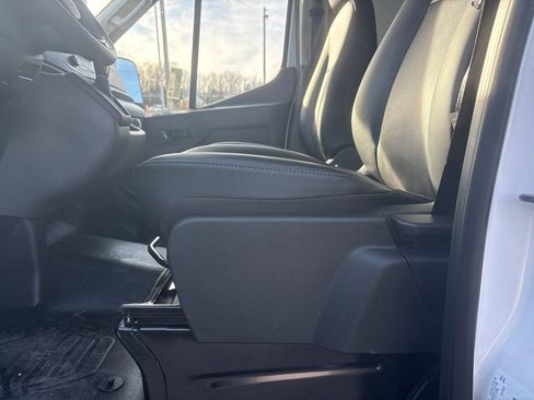 New 2026 Ford Transit 250 148 Medium Roof RWD image 13