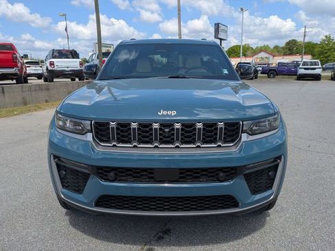 New 2026 Jeep Grand Cherokee Limited w/ Luxury Tech Group II AWD/4WD image 8