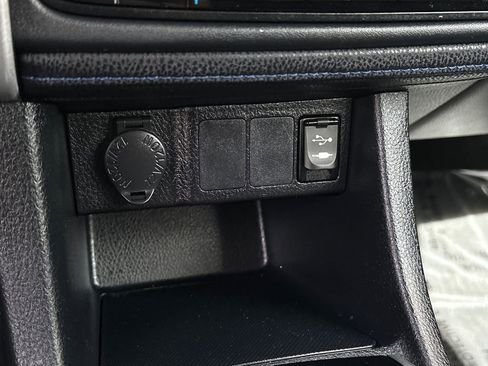 Used 2018 Toyota Corolla SE FWD image 30