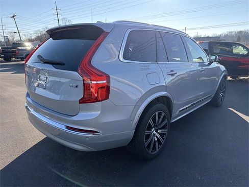 Used 2023 Volvo XC90 B5 Plus image 3