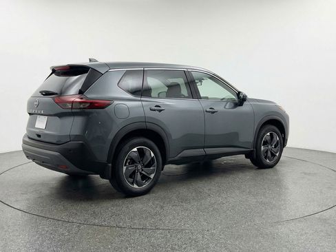 Used 2025 Nissan Rogue SV FWD image 9