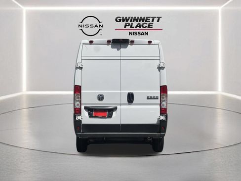 Used 2025 RAM ProMaster 2500 w/ Convenience Group FWD image 25
