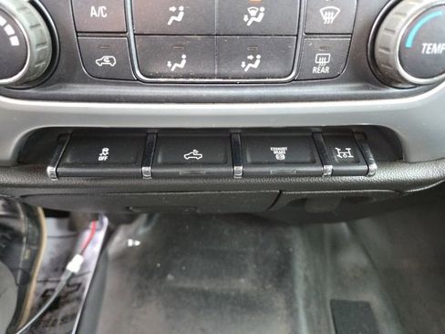 Used 2018 GMC Sierra 3500 SLE w/ SLE Preferred Package image 12