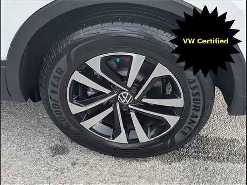 Certified 2024 Volkswagen Tiguan S image 21