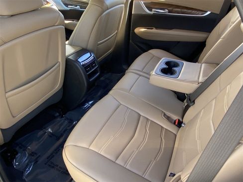Certified 2022 Cadillac XT5 Premium Luxury w/ Platinum Package image 17