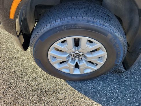 Used 2023 Nissan Frontier SV w/ SV Convenience Package image 5