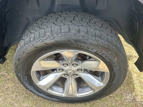 Used 2021 RAM 1500 Limited image 17