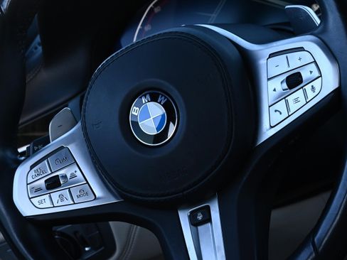 Used 2020 BMW 750i xDrive w/ Executive Package image 31