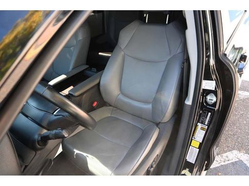 Used 2022 Toyota Sienna XLE image 14