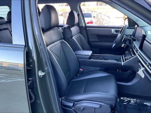 Certified 2025 Hyundai Santa Fe SEL image 7