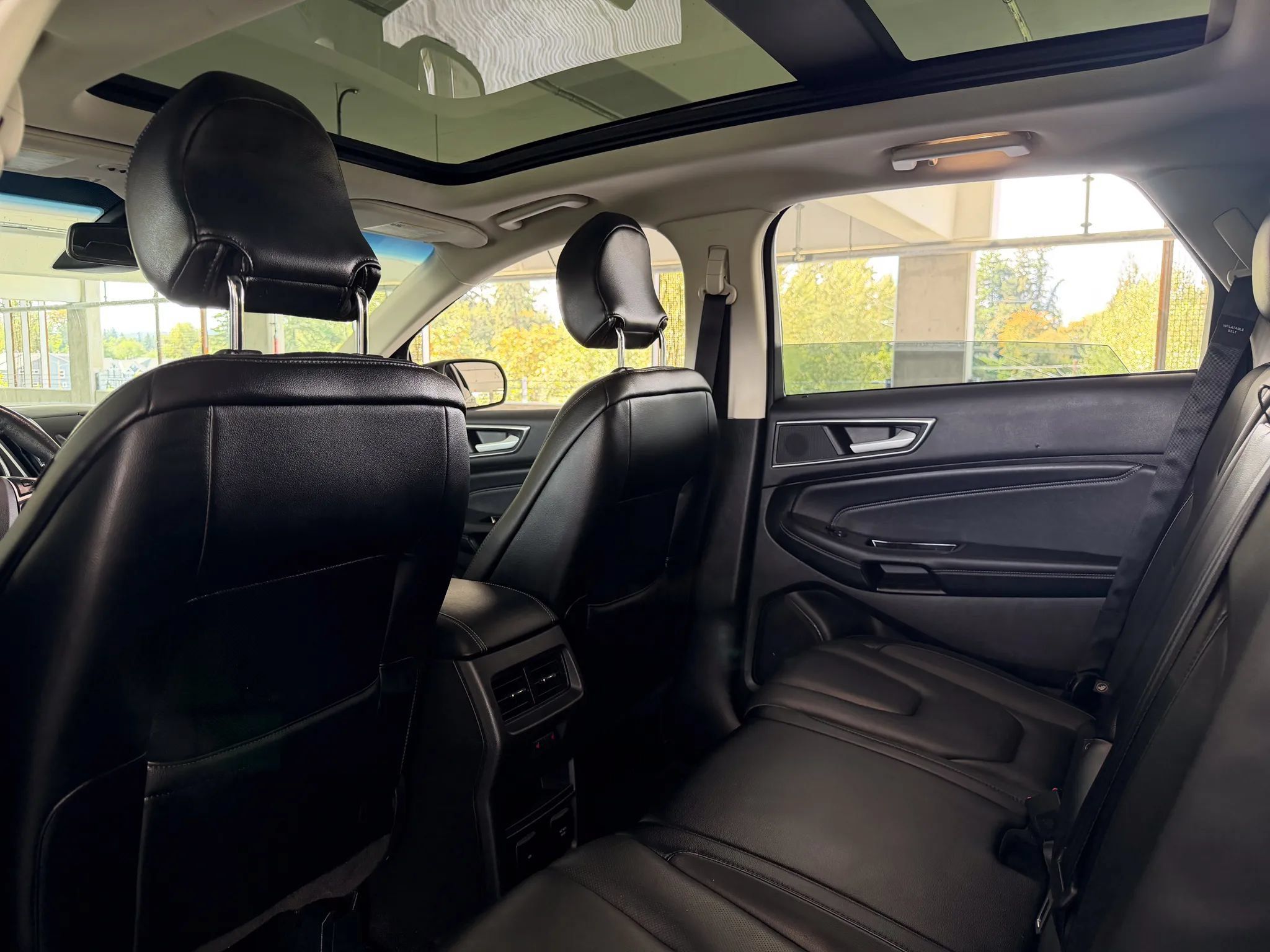 Used 2017 Ford Edge Titanium w/ Equipment Group 302A AWD/4WD image 20