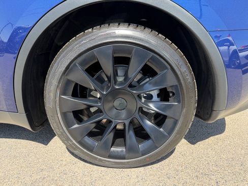Used 2023 Tesla Model Y Long Range AWD/4WD image 11