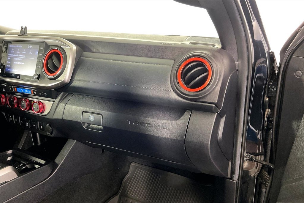 Used 2022 Toyota Tacoma Limited w/ Nightshade Package AWD/4WD image 18