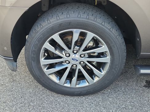 Used 2018 Ford Expedition Max Limited w/ Equipment Group 301A image 9