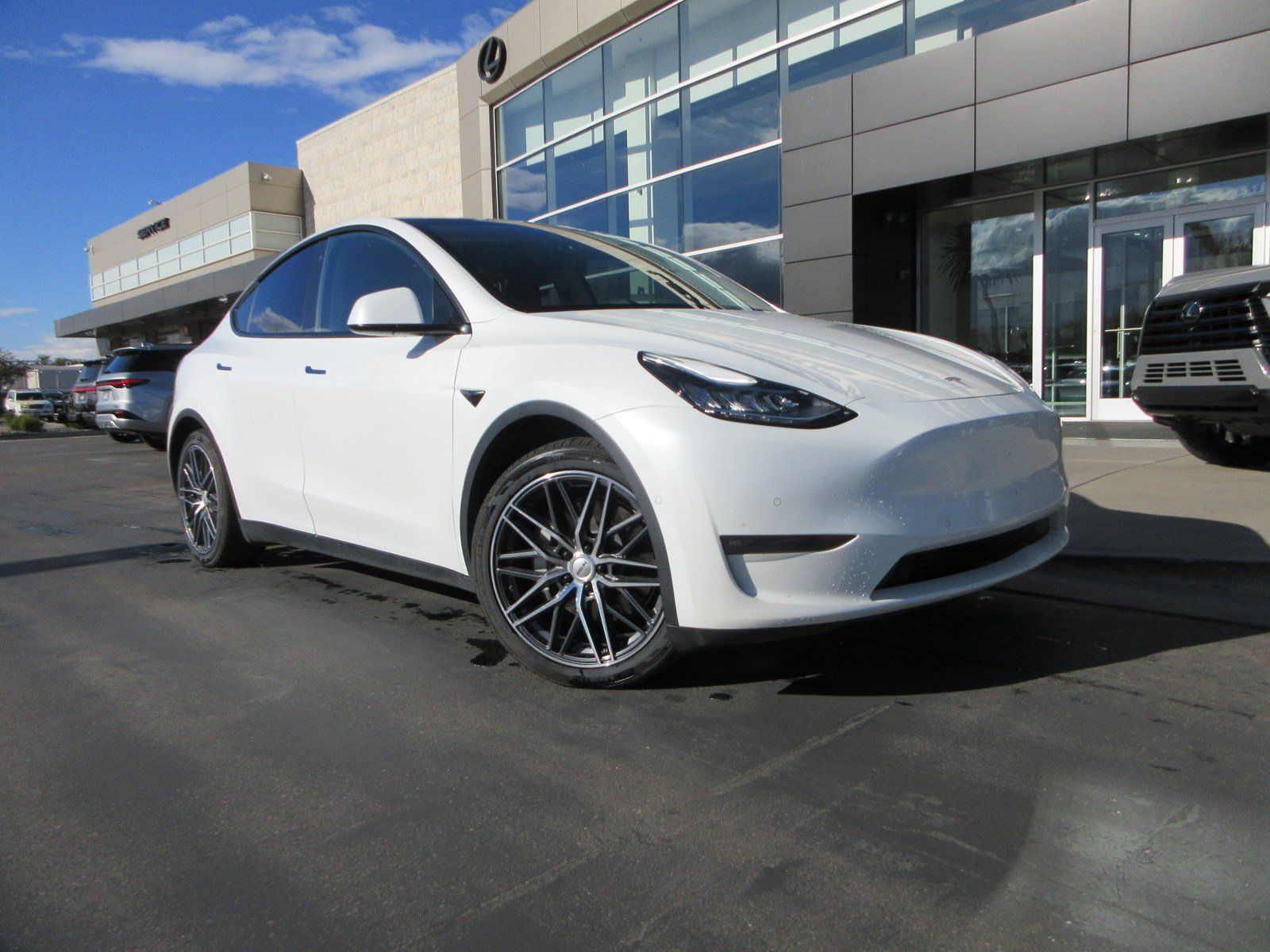 Used 2021 Tesla Model Y Long Range AWD/4WD image 14