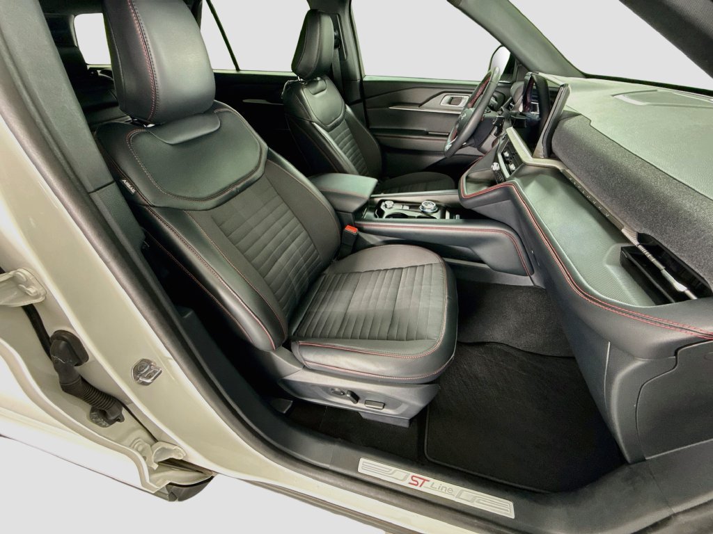 Used 2025 Ford Explorer ST-Line RWD image 50