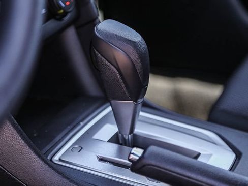 Used 2018 Subaru Impreza 2.0i AWD/4WD image 25