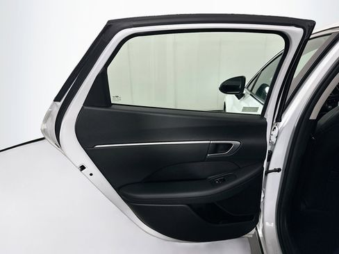 Used 2021 Hyundai Sonata SEL w/ Preferred Accessory Package image 25