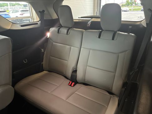 Used 2025 Ford Explorer Active w/ Active Comfort Package AWD/4WD image 14