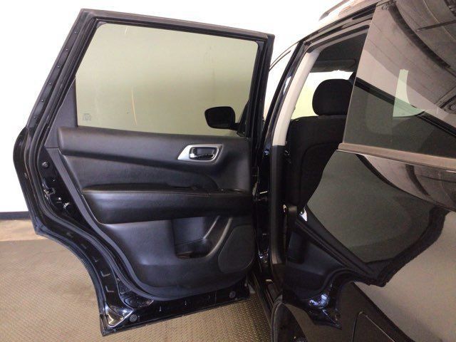 Used 2020 Nissan Pathfinder S AWD/4WD image 15