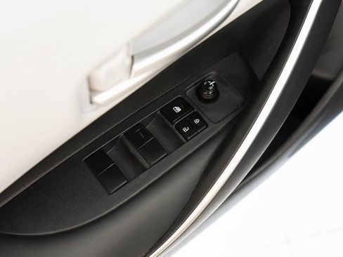 Used 2023 Toyota Corolla SE image 14