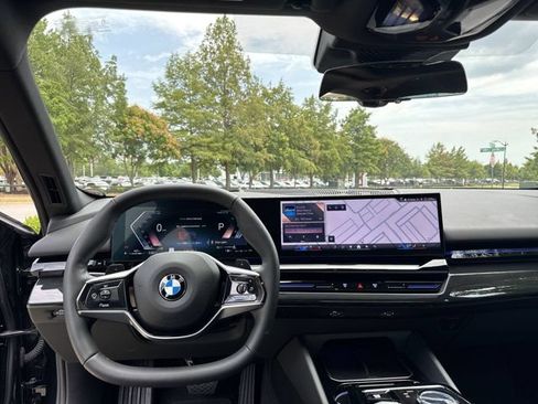 Used 2026 BMW 530i xDrive AWD/4WD image 12