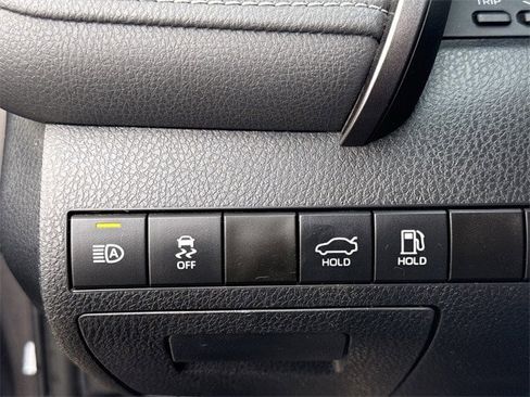 Used 2024 Toyota Camry SE image 22