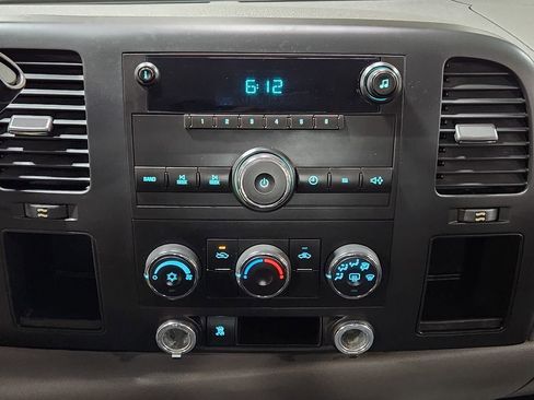 Used 2011 Chevrolet Silverado 1500 W/T image 34