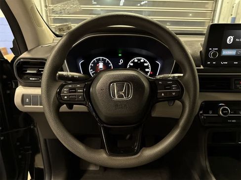 Used 2023 Honda Pilot LX image 19