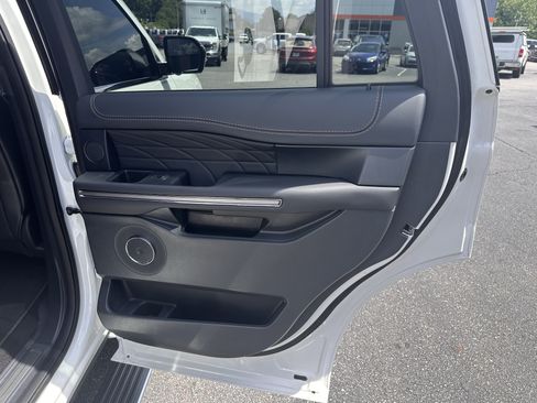 Certified 2022 Ford Expedition Platinum AWD/4WD image 17