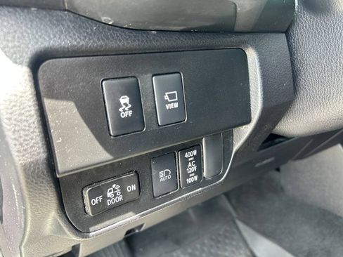Used 2023 Toyota Tacoma TRD Off-Road w/ TRD Premium Off Road Package AWD/4WD image 28