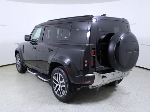 Used 2023 Land Rover Defender 110 SE AWD/4WD image 5