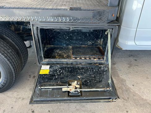 Used 2021 RAM 3500 Tradesman w/ Chrome Appearance Group image 16