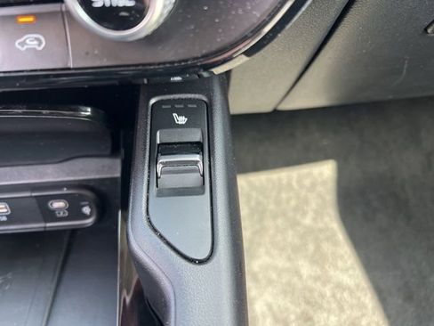 Used 2025 Kia Telluride S FWD image 26