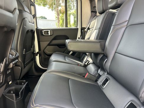 New 2025 Jeep Gladiator Sport image 34