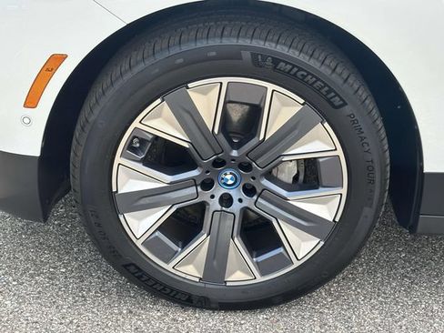 Used 2025 BMW iX xDrive50 w/ Convenience Package AWD/4WD image 14