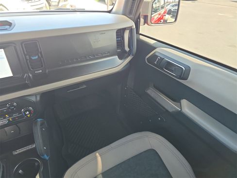 Certified 2023 Ford Bronco Wildtrak image 11