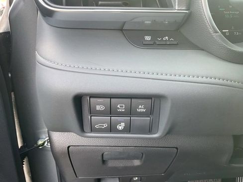 New 2026 Toyota Highlander Platinum image 35